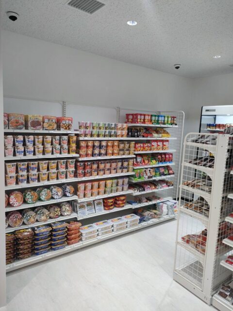画像：物流センター内売店